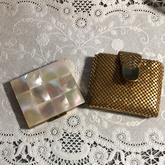 Whiting & Davis Handbags - Vintage Whiting & Davis MOP Tile Compact